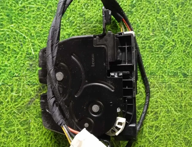 BMW 7 Series F01/F02 (2008-2015) Tailgate Boot Lock 966929 21203452