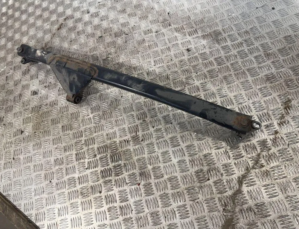VOLVO XC90 1 generation (2002-2014) Left Side Engine Bracket 36332181