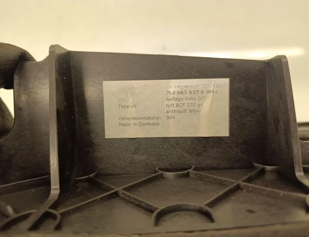 VOLKSWAGEN Touareg 1 generation (2002-2010) Отделка багажника 7L6863527K 36323128