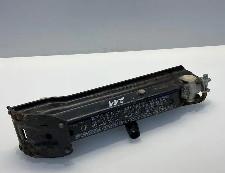 MERCEDES-BENZ E-Class W211/S211 (2002-2009) Lift Jack 2115830215,A2115830215 35513386