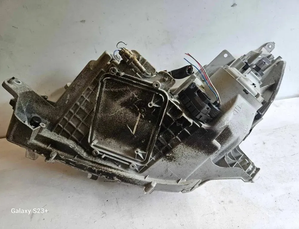 DAIHATSU Front Right Headlight 34701878