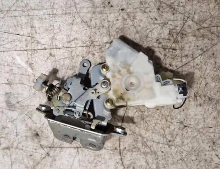 SUBARU Impreza 1 generation (1992-2000) Tailgate Boot Lock 63100FE000,0892044A,060627 34692398