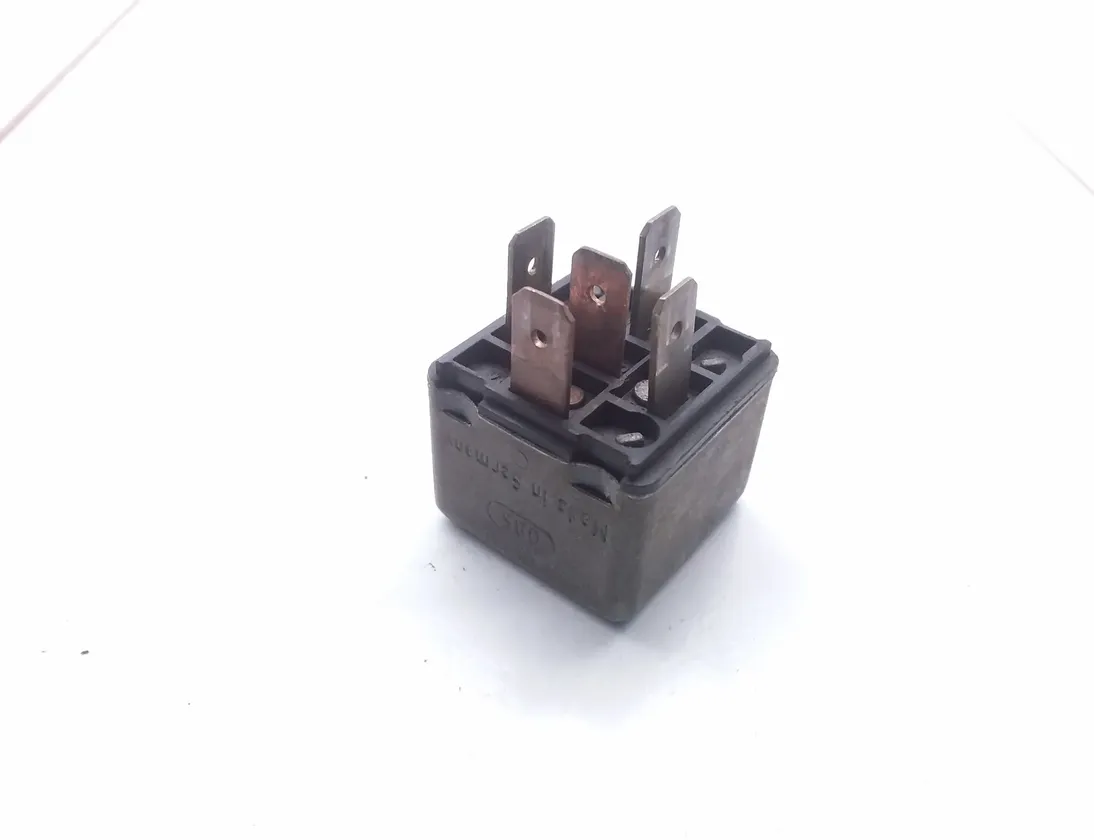 VOLVO FH 12 (1993-present) Relays 0332204201 35639688