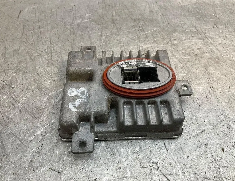 BMW 5 Series F10/F11 (2009-2017) Xenon Light Control Unit 7237647 31051040