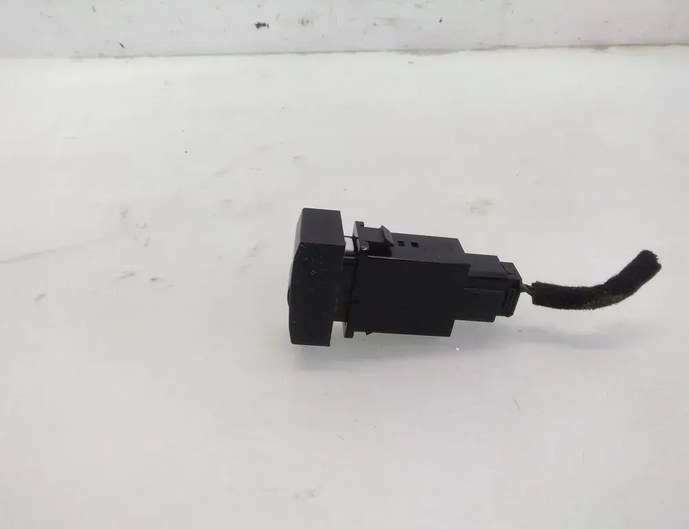 KIA Sorento 1 generation (2002-2011) Windscreen heating switch 864W03000 35100973