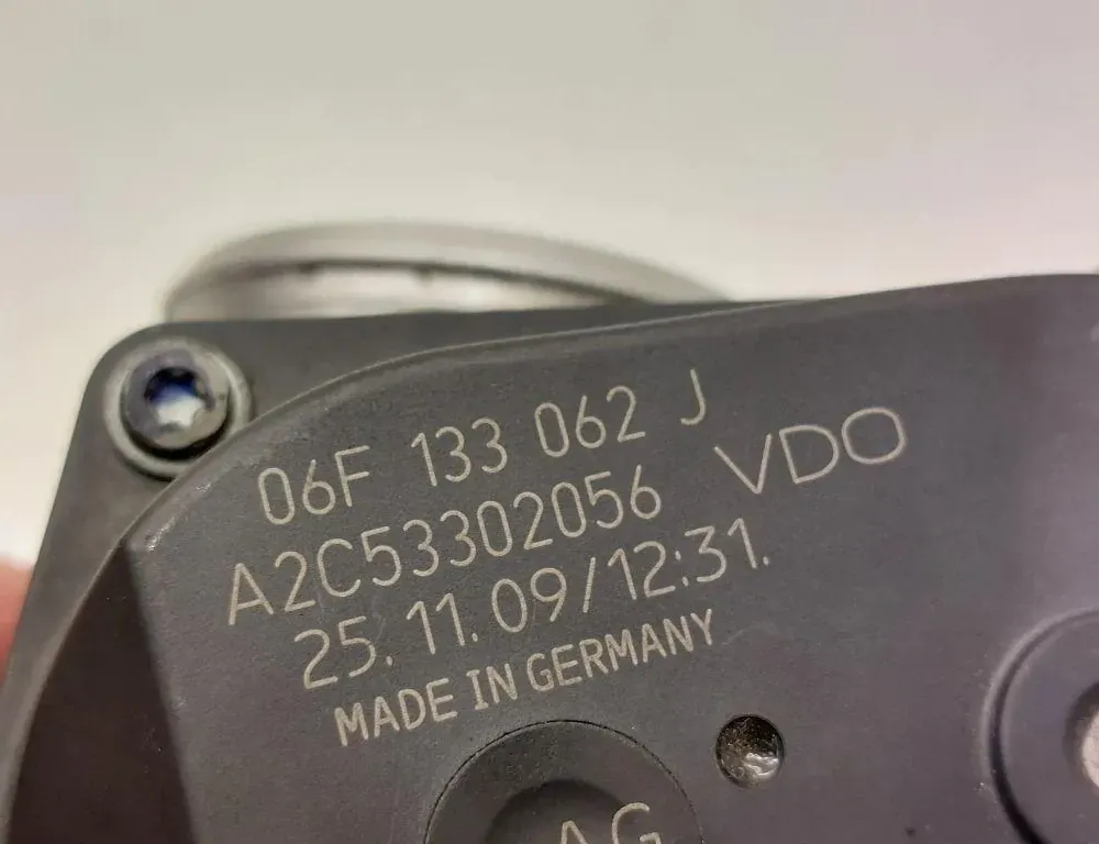 AUDI A4 B8/8K (2011-2016) Дроссельная заслонка 06F133062J 34449551