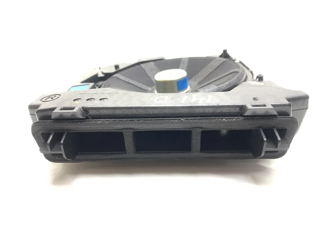 BMW 5 Series F10/F11 (2009-2017) Низкочастотный динамик с правой стороны 65139169686,9169686 26837778