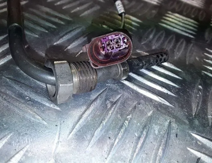 VOLKSWAGEN Touran 1 generation (2003-2015) Exhaust gas temperature sensor VWAGATS200,03G906088 25455656