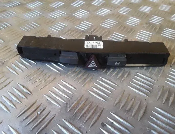 OPEL Astra H (2004-2014) Hazard button 03758075,GM13100105XF,13100105 25462261