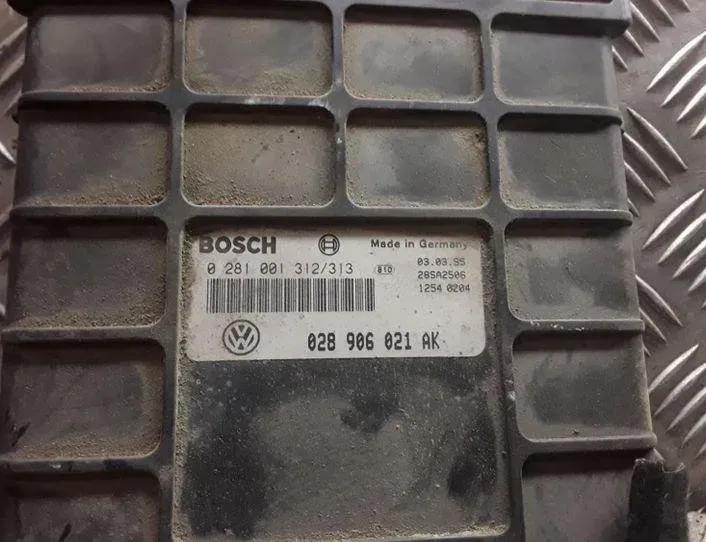 VOLKSWAGEN Passat B4 (1993-1997) Блок управления двигателем 28SA2506,028906021AK,0281001312 25479000