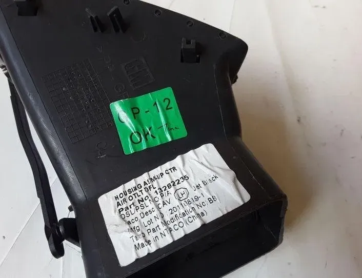 OPEL Insignia A (2008-2016) Вентиляционные отверстия центральной консоли 13282235 25499152