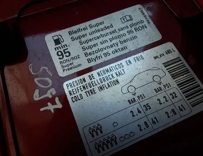 SEAT Exeo 1 generation (2009-2012) Fuel Tank Flap 1K0010644P,3R0010685L 25546453