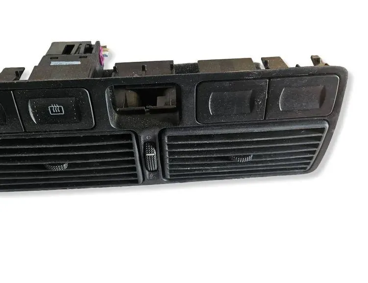 VOLKSWAGEN Golf 3 generation (1991-1998) Вентиляционные отверстия центральной консоли 1J0819728C,1J0819734,1J0819736C 36226969