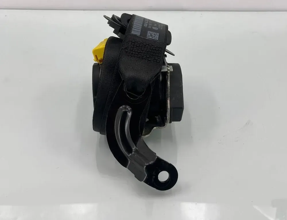 VOLKSWAGEN Golf Plus 1 generation (2004-2009) Front Left Seatbelt 560788501 35700908