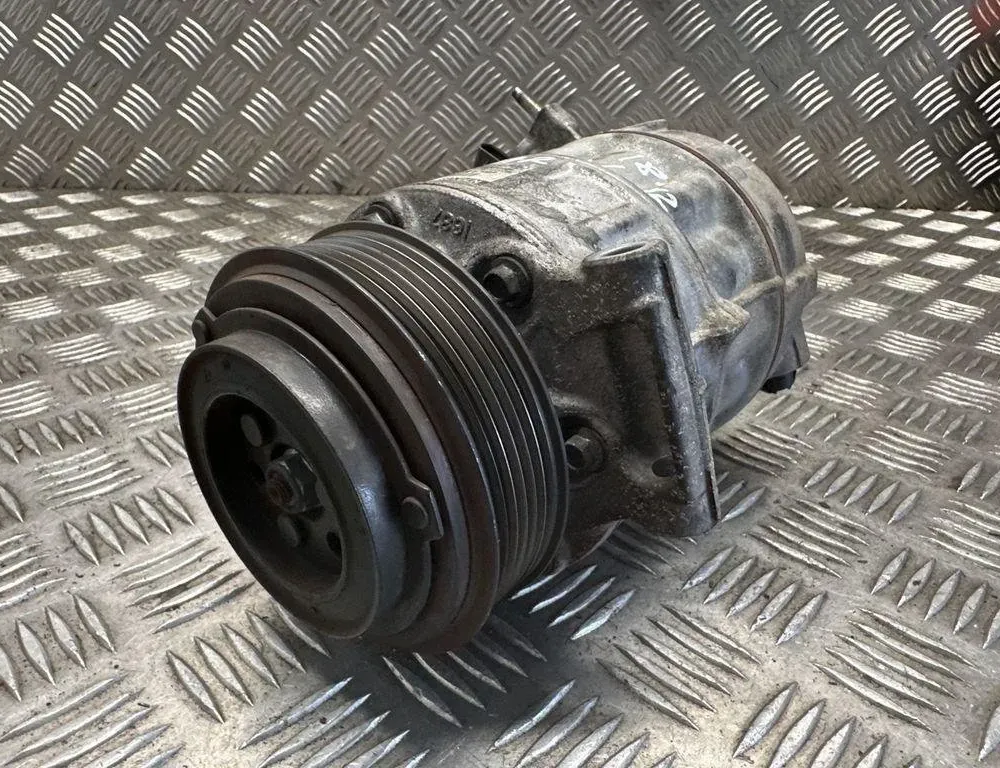 LAND ROVER Range Rover Velar 1 generation (2017-2024) Hасос кондиционера CpLA19D629BG 31407261