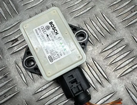 AUDI Q5 8R (2008-2017) Acceleration Sensor 7055169,8R0907637B 33580924