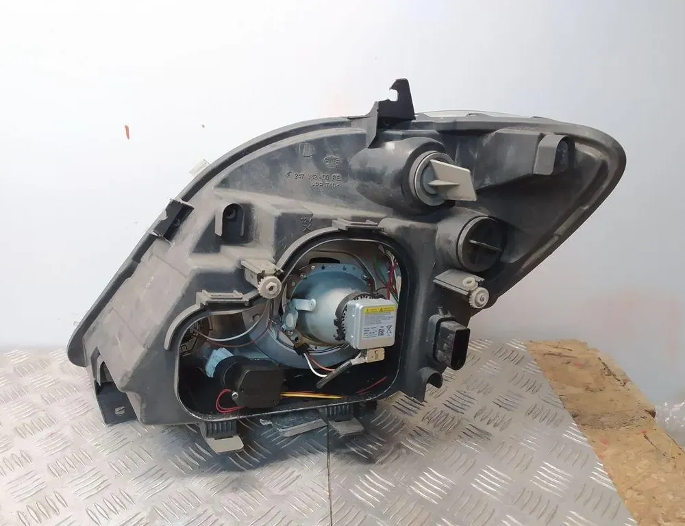 MERCEDES-BENZ Sprinter 3 generation (907/910) (2019-2024) Front Right Headlight 24738200 34601564