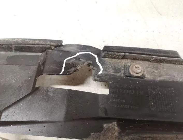 VOLVO V70 2 generation (2000-2008) Front Left Bumper Bracket 09190303 27072606