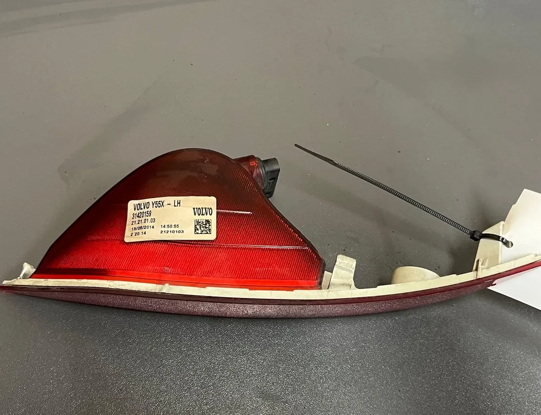 VOLVO V40 Cross Country 1 generation (2012-2020) Rear Right Fog Light 31420159 28708242