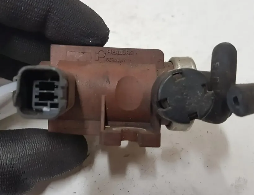 VOLVO S40 2 generation (2004-2012) Solenoid Valve 70096602 28757151