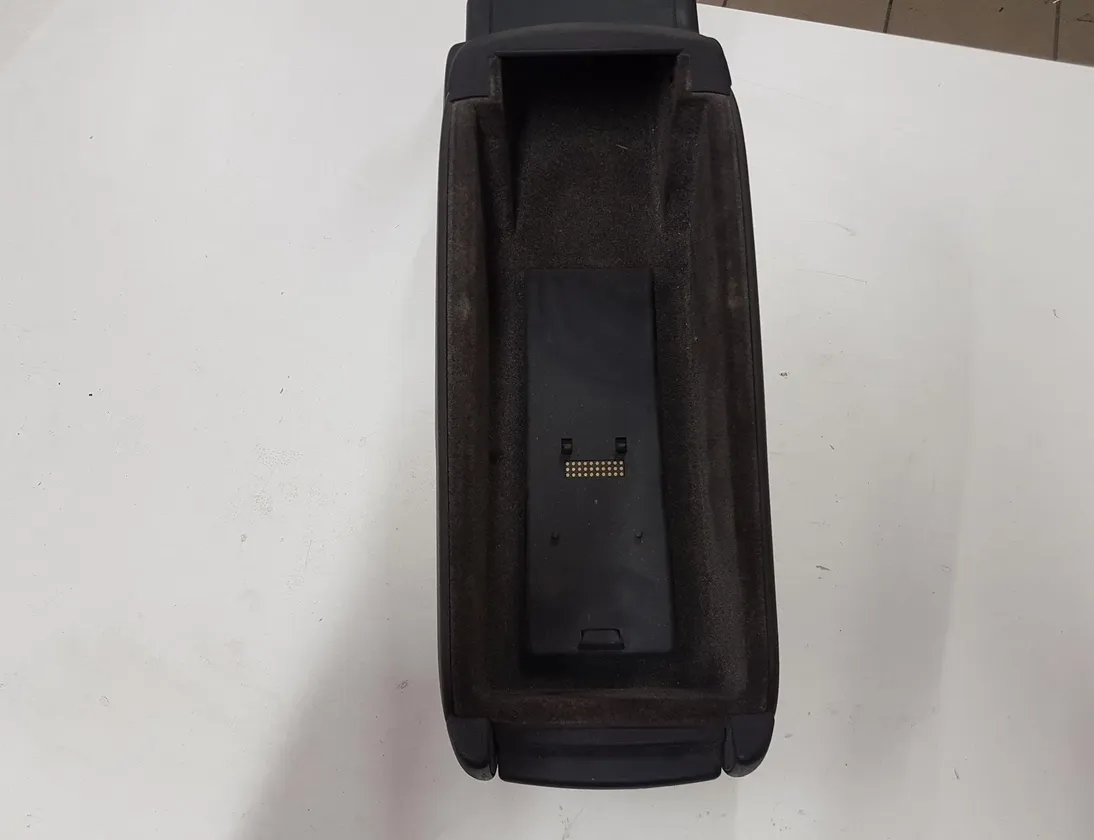 AUDI A6 C6/4F (2004-2011) Armrest 1088481 29472000