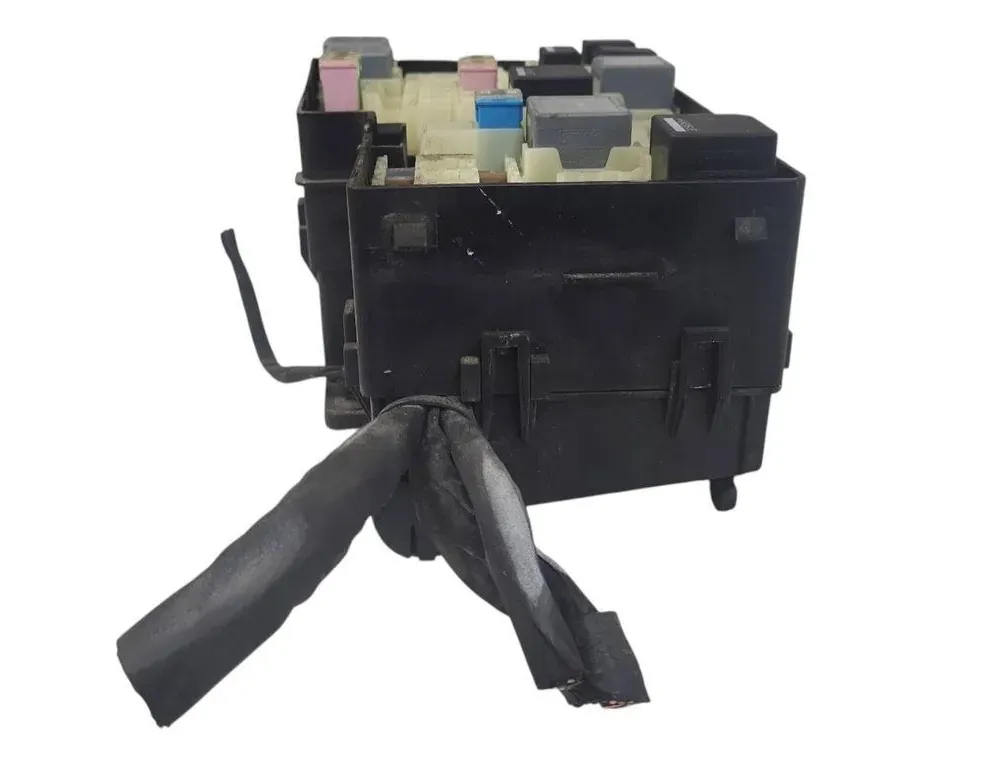 VOLVO V40 Cross Country 1 generation (2012-2020) Fuse box AV6T14A142AA 33536787