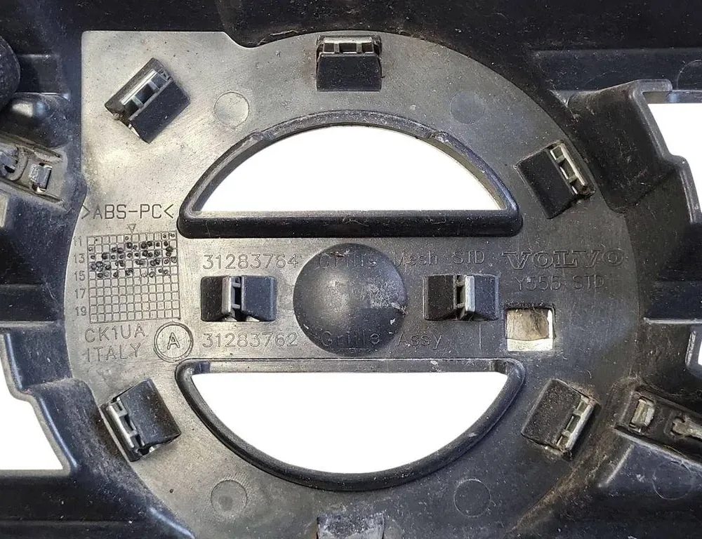 VOLVO V40 Cross Country 1 generation (2012-2020) Front Upper Grill 31283764 34226460