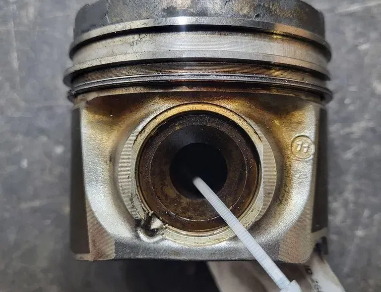 VOLVO XC60 1 generation (2008-2017) Piston D5204T7 34500760