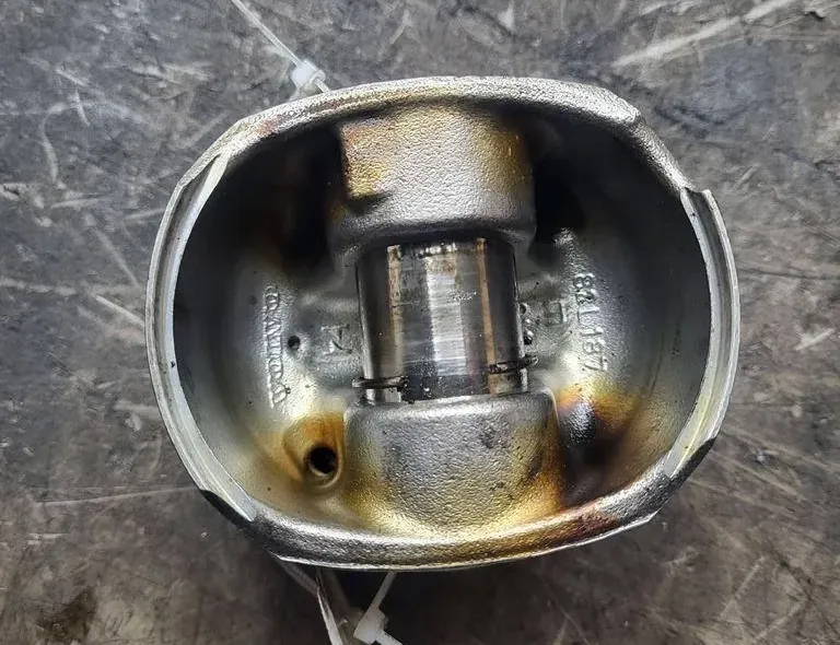 VOLVO V40 Cross Country 1 generation (2012-2020) Piston D4204T8 34510459