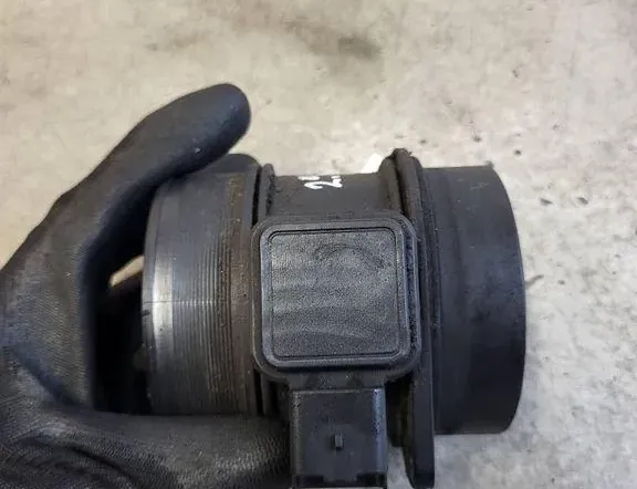 VOLVO V50 1 generation (2003-2012) Mass Air Flow Sensor MAF 34531255