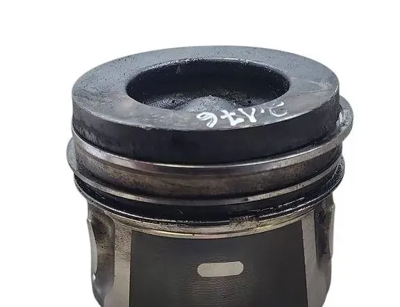 VOLVO V40 Cross Country 1 generation (2012-2020) Piston D4162T 34510116