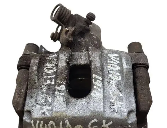 VOLVO V40 Cross Country 1 generation (2012-2020) Супорт тормозов задний левый 34212042