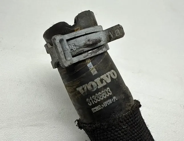 VOLVO V40 2 generation (2012-2020) Шланги охлаждающей жидкости 31338603 31724238