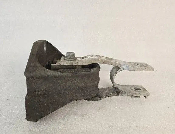 VOLVO XC60 2 generation (2017-2024) Front engine mount 32139936 34304205