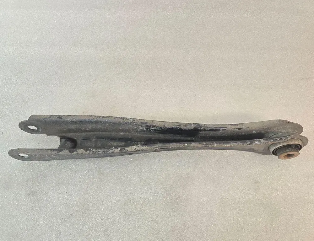 VOLVO XC60 1 generation (2008-2017) Rear Right Arm 31360588 34305888