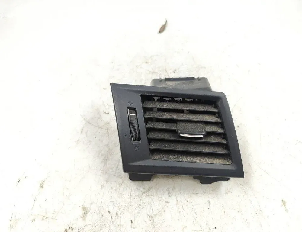 SUBARU Legacy 5 generation (2009-2015) Вентиляционные отверстия в приборной панели 66110AJ010 31486987