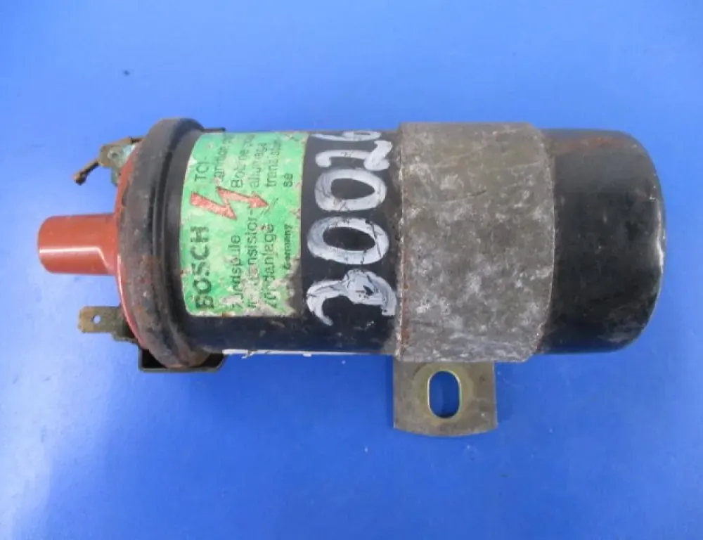 AUDI 80 B2 (1978-1986) High Voltage Ignition Coil 32788053