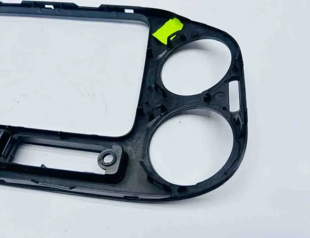 VOLKSWAGEN Tiguan 1 generation (2007-2017) Music Player Trim 5N0858069J 32736144