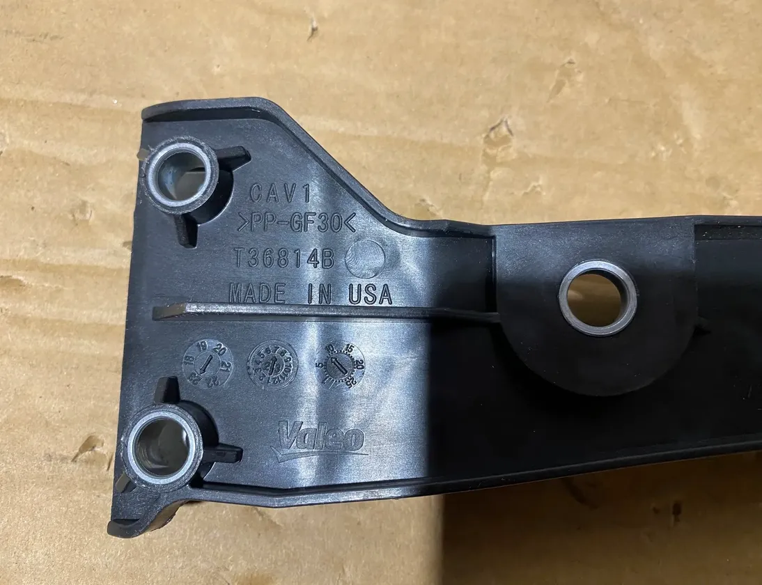 MERCEDES-BENZ GLE W167 (2019-2024) Держатель передний левого фонаря A1676201401 33426872