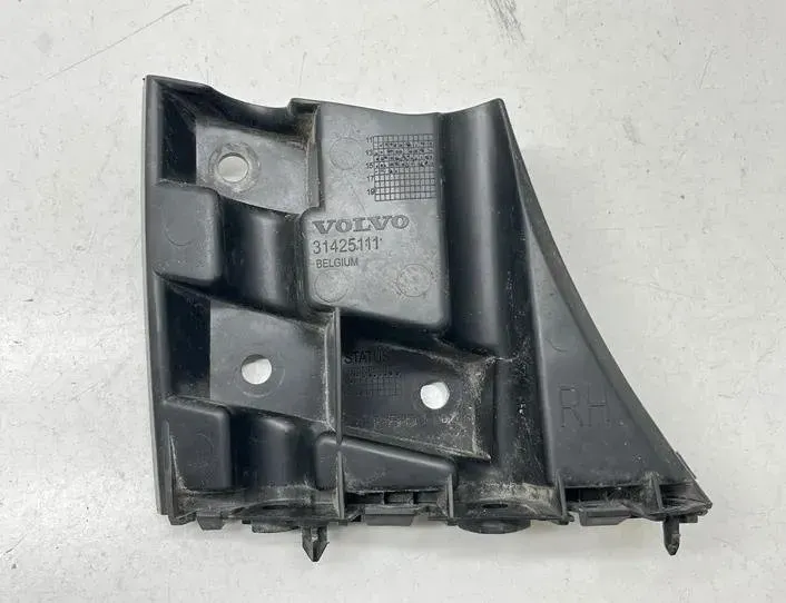 VOLVO V40 Cross Country 1 generation (2012-2020) Front Right Bumper Bracket 31425111 27241936
