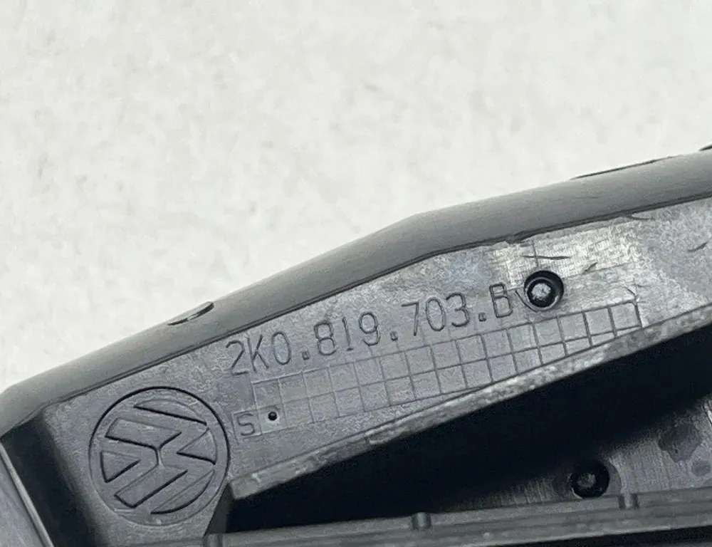 VOLKSWAGEN Caddy 3 generation (2004-2015) Center console air vents 2K0819703B 33901197