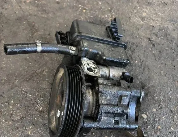 MERCEDES-BENZ C-Class W204/S204/C204 (2004-2015) Power Steering Pump a0064661501 31741624