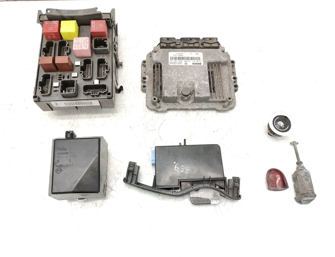 RENAULT Laguna 2 generation (2001-2007) Engine ECU Set 0281011148 29894553