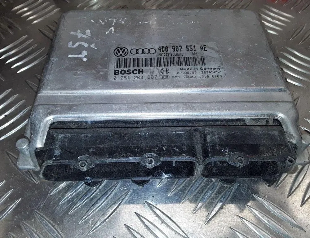 AUDI A6 C6/4F (2004-2011) Engine Control Unit ECU 4D0907551AE 31390733