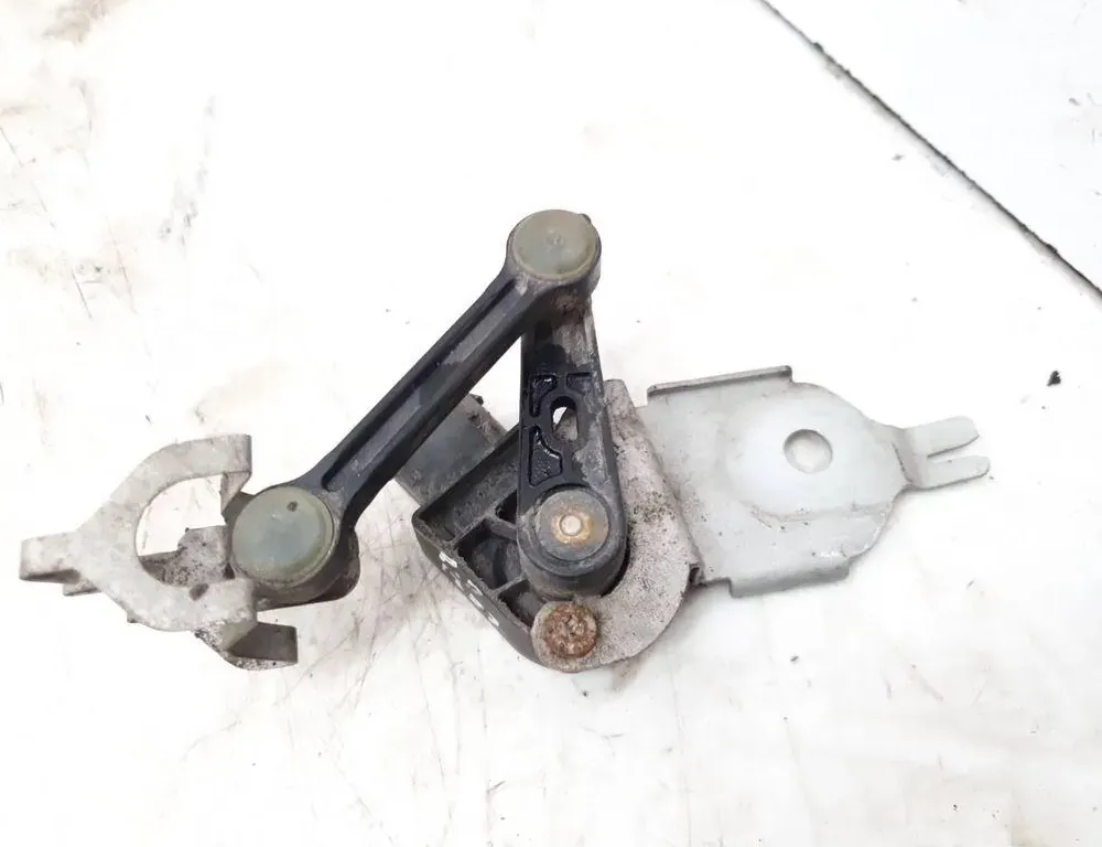 MERCEDES-BENZ C-Class W205/S205/C205 (2014-2023) Front Right Level Sensor A2229050503 33384788