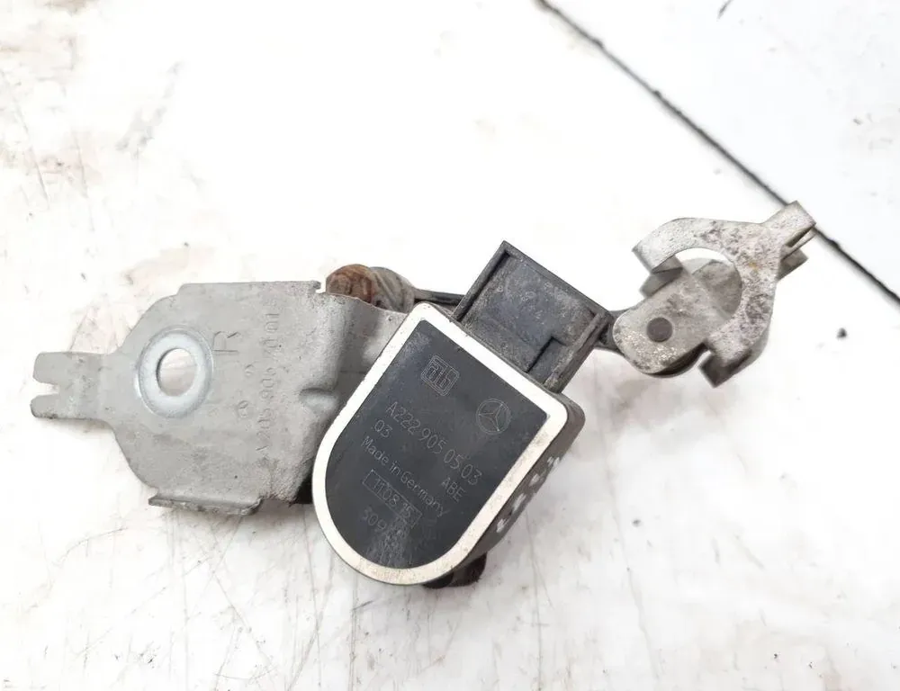 MERCEDES-BENZ C-Class W205/S205/C205 (2014-2023) Front Right Level Sensor A2229050503 33384788
