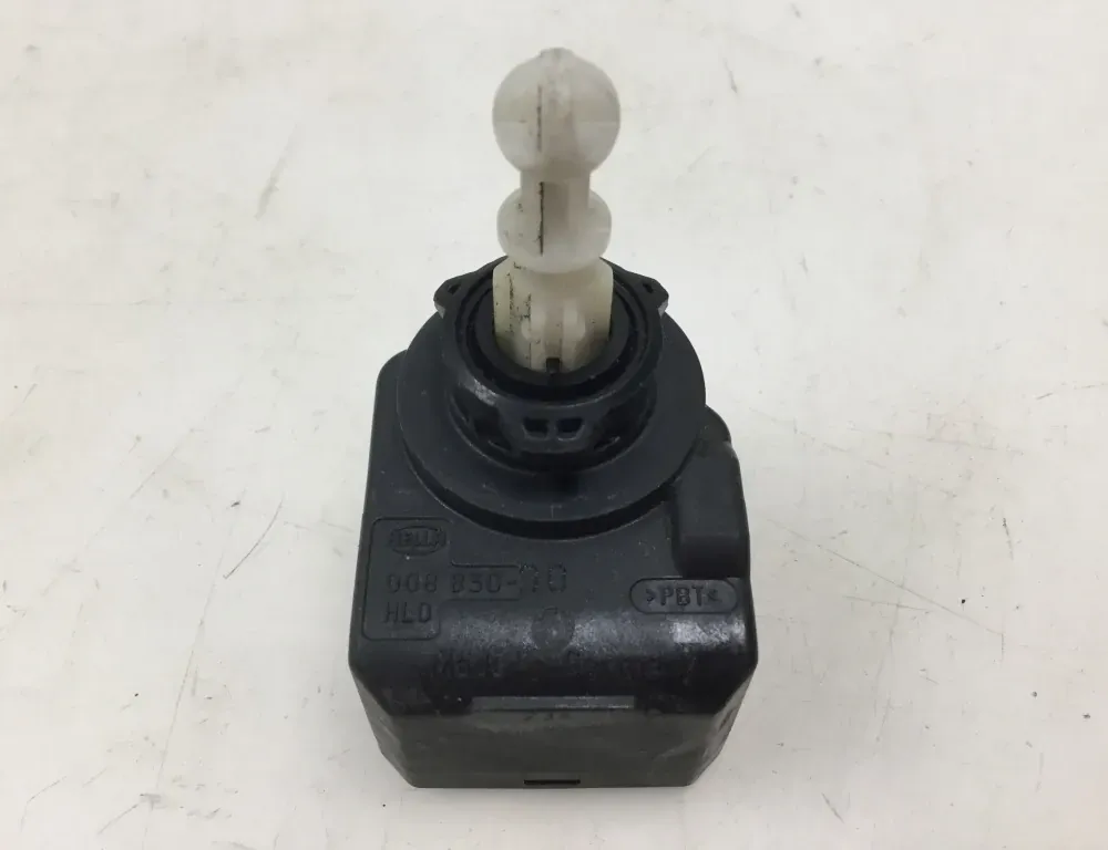 VOLKSWAGEN Golf 5 generation (2003-2009) Headlamp leveling motor 00883000 34828665