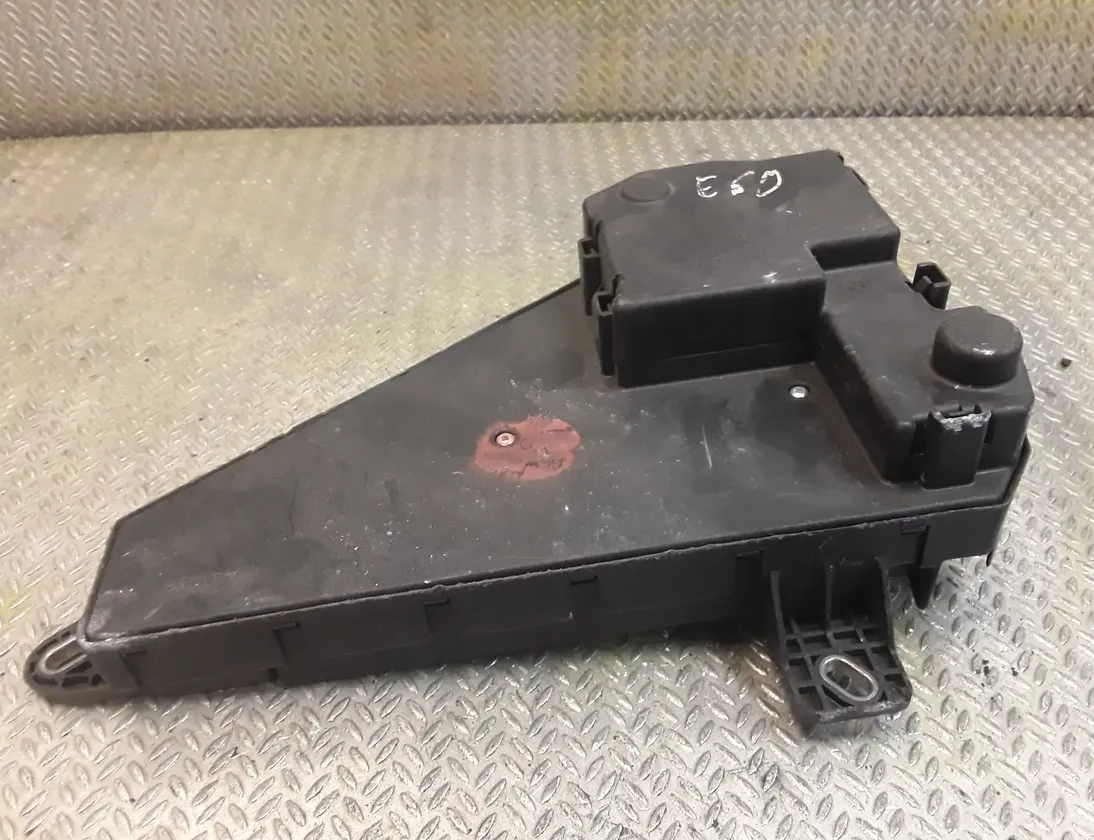 BMW 5 Series E60/E61 (2003-2010) Блок предохранителей 6906618 11816703