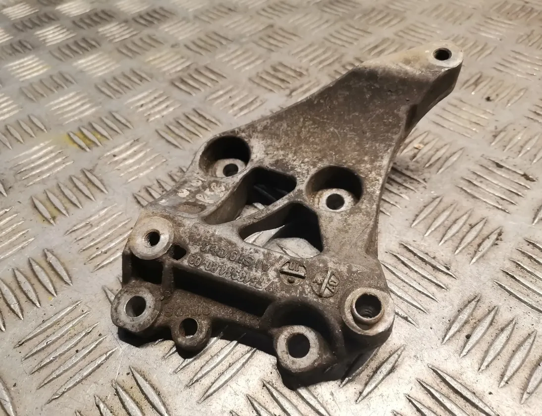 MINI Cooper R56 (2006-2015) Кронштейн компрессора кондиционера воздуха 7548914 17684514