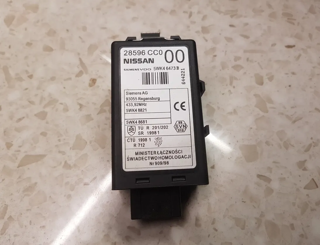 NISSAN X-Trail T30 (2001-2007) Central locking control unit 28596CC0 12742459
